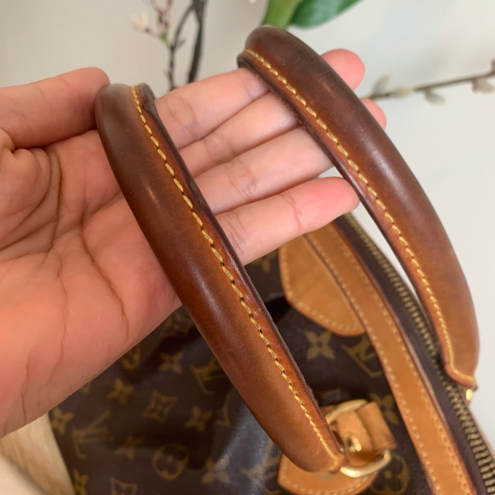 Louis Vuitton - Picture 5 of 16